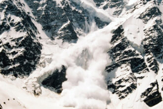 avalansa de mari dimensiuni in nordul italiei doi schiori au murit altul se afla in stare grava 699204f8ec0ec