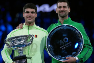 carlos alcaraz l a invins pe novak djokovici si a castigat australian open pentru prima oara cum a reactionat sarbul 6980de00108be