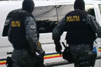 cinci camatari din dambovita acuzati ca imprumutau ilegal bani au fost retinuti victimele lor erau amenintate si santajate 69970f3fd838f