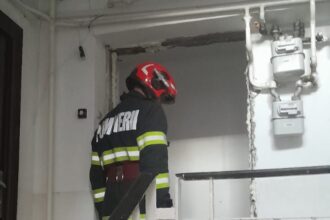 cine este barbatul gasit decedat pe o copertina de la etajul doi al unui bloc din zona stadion 69806f4b96a89