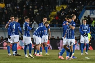 criza dubla la farul alb albastrii sufera si sportiv si financiar din cauza lipsei de rezultate 699cb9bb38173