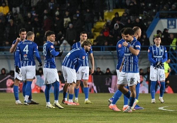 criza dubla la farul alb albastrii sufera si sportiv si financiar din cauza lipsei de rezultate 699cb9bb38173