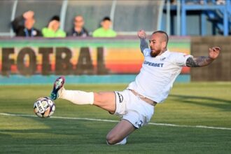denis alibec in lotul farului pentru confruntarea cu universitatea craiova 697e7538e71d5
