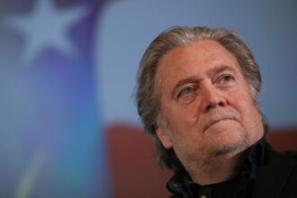 dosarele epstein dezvaluie detalii despre eforturile lui steve bannon de a influenta politica europeana the guardian 69851c4d020d1