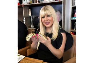 elena udrea mesaj socant la cati serpi am tinut la san cu acesta a fost o joaca 6992c56700a81