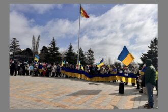 foto amplu protest de solidaritate cu ucraina in constanta la 4 ani de la izbucnirea razboiului lumea a vazut si curajul unui popor care a refuzat sa renunte 699b09d48a3bb