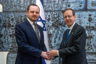 foto anuntul lui alexandru rogobete dupa vizita in israel ce schimbari vrea sa aduca in sistemul de sanatate din romania 6984d987f1a8c