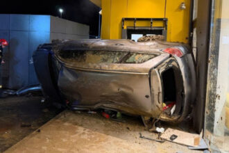 foto barbat arestat preventiv dupa ce a condus fara permis si a facut accident langa mall ul din floresti judetul cluj 69861cf5a9a6b