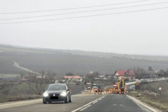 foto circulatia ramane inchisa pe dn 2a in zona crucea lucrarile la pod nu sunt gata 69a2ac8a01dcc