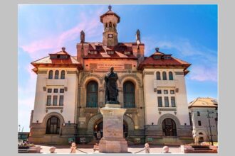 foto incep lucrarile de reabilitare la sediul muzeului de istorie nationala si arheologie va fi restaurata si fresca din aula adrian radulescu povestea impresionantei cladiri 69848b424d38b