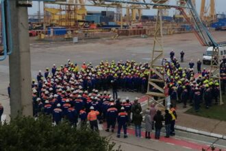 foto protest spontan la damen mangalia muncitorii au intrerupt lucrul 69a13b5babbbe