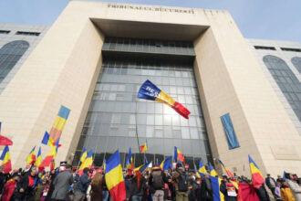 foto proteste aur in tara fata de majorarea taxelor si impozitelor locale george simion a mers la ploiesti 698dd84070eed