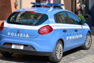 hoti prinsi in flagrant intr un apartament din italia am gresit locuinta s au scuzat inainte sa plece 699c391e42317