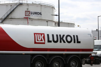ministerul energiei a publicat proiectul de punere sub supraveghere extinsa a companiilor detinute de lukoil in romania 698cdb23af7f8