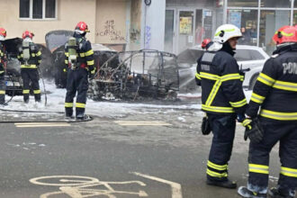 news alert incendiu puternic in sectorul 6 al capitalei o femeie a murit alta persoana e ranita interventie de urgenta masini in flacari 698f182acbd33