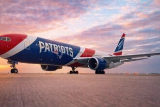 o aeronava cu insemnele echipei new england patriots a aterizat la aeroportul international mihail kogalniceanu 6983b085ed2cd
