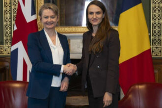 oana toiu s a intalnit cu ministra britanica de externe impartasim viziunea unei europe mai competitive 698a381dd584b