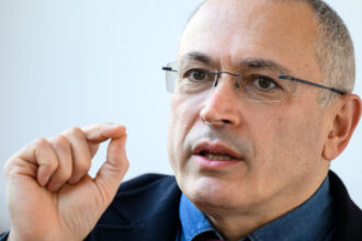 opozantul rus mihail hodorkovski sustine ca europa nu poate evita un razboi rece cu rusia in urmatorii 5 10 ani 698f6c87932a6
