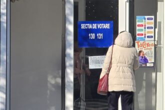 persoanele de peste 90 de ani inscrise pe listele de votare verificate in ritm alert de aep 6984e33129ec1