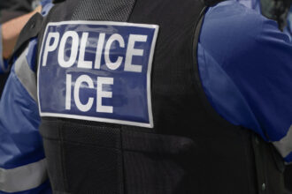 peste 120 de romani pe lista departamentului de imigrare si control vamal al sua 698de650b2550