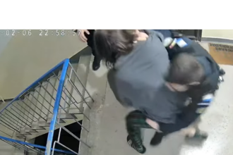 politistii chemati sa aplaneze un scandal intr un bloc batuti de un barbat ce spune ipj constanta 698b14aa5f180
