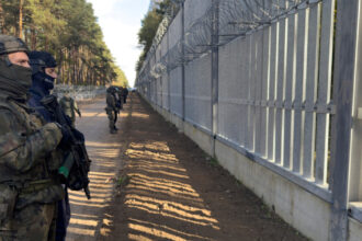 polonia mentine inca trei luni zona de excludere de a lungul frontierei pentru a opri trecerile ilegale din belarus 6996be733a9df