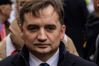 polonia solicita mandat european de arestare pentru fostul ministru fugar al justitiei aflat in exil in ungaria 698b8616b7b91