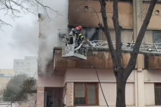 pompierii in alerta arde o casa din constanta situata pe bulevardul ferdinand 69834b5771c12