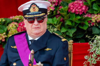 printul laurent recunoaste ca s a intalnit de doua ori cu epstein in timp ce casa regala respinge orice conexiune cu regina paola 698836d5408e0