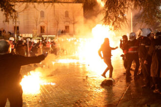 proteste violente in albania impotriva guvernului acuzat de coruptie 698b909c9182d
