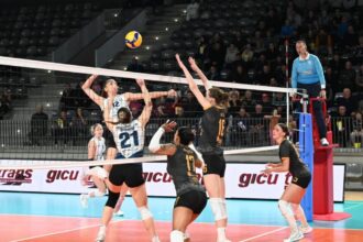 regal voleibalistic in sala sporturilor csm constanta csm volei alba blaj 699072c226104