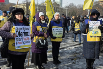 scoala saraca tara needucata protest al sidicalistilor din educatie la palatul cotroceni de la 1200 la 1330 699ea3e3241bc