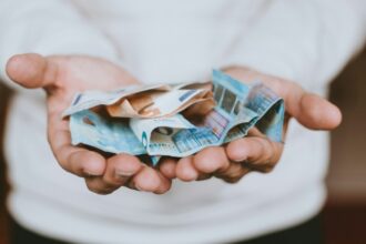 ue impune plafon de 10 000 de euro pentru platile in numerar din 2027 699c814a8095f
