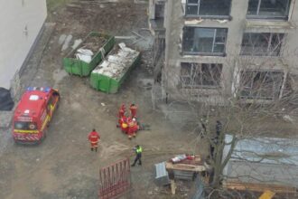 un barbat a murit dupa ce a cazut de la etajul 7 al unui bloc in constructie de pe strada pescarilor din constanta 698754467925a