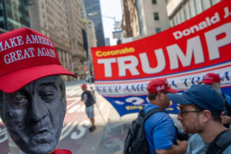 un bolnav cu mintea tulburata donald trump a rabufnit dupa ce robert de niro i a indemnat pe americani sa i reziste presedintelui 69a01168e23a1