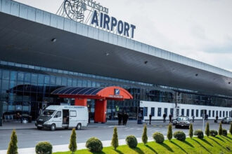 video alerta cu bomba pe aeroportul international chisinau pasagerii au fost evacuati de urgenta 69a0890311447