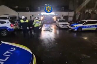 video autospeciala de politie si alte doua masini implicate intr un accident produs de un soferul baut autorul a stat o noapte dupa gratii 699099f9ede9b