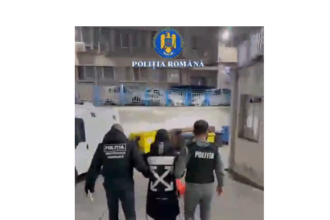 video dupa ce 3 ani a furat nestingherit din autoturisme un tanar de 21 de ani a fost prins si arestat preventiv 698363e8ceb7d