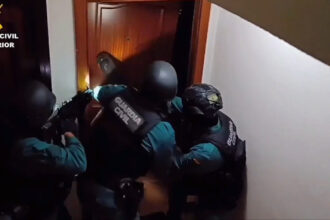 video escrocherie de 280 000 e in spania sefa unei agentii de turism s a indragostit de un militar fals si a falimentat firma 698c8dc5bb0a1