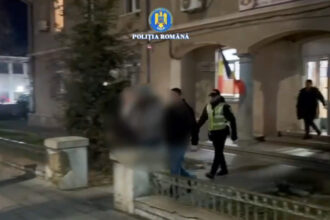video sut din medgidia prins dupa ce a furat telefonul unui batranel a mai dat iama si in magazine din oras 698c511496923