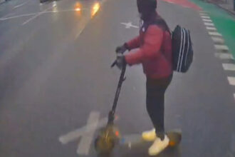 video un adolescent care era pe trotineta a fost lovit in plin de un autobuz in centrul clujului accidentul surprins de o camera de bord 699d98a8a67dd