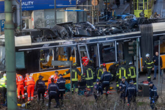 videofoto tramvai deraiat in milano un mort si 39 de raniti autoritatile au deschis ancheta pentru omor din culpa 69a1d702c1b9b