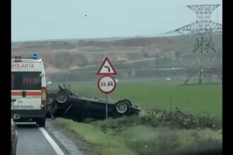 accident aproape de piatra un bmw s a rasturnat 69ca55a884ff2