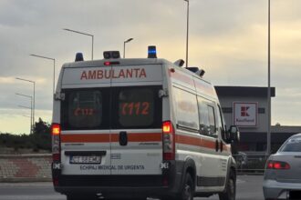 accident cu 3 masini la intrare in murfatlar 69a7cf6383705