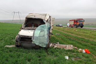 accident pe dn22 langa sibioara o duba s a rasturnat 69c7bd239ebee