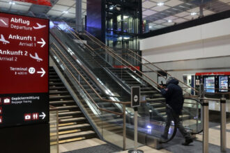 aeroportul din berlin si a suspendat activitatea dupa semnalarea prezentei unei drone 69b1cfb964d78