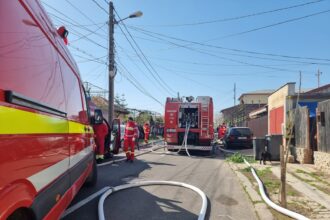 arde o casa in constanta mai multe echipaje sunt la fata locului 69a44f1f00ff1