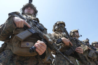 ce ar putea insemna sosirea a 17 000 de soldati ai sua in orientul mijlociu in 2003 invadarea irakului a presupus 150 000 de militari 69c83cd36457b