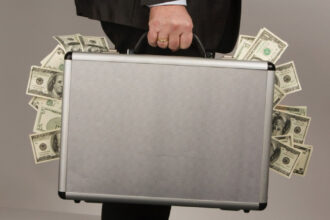 cine sunt cei 6 romani din topul celor mai bogati oameni din lume realizat de forbes si de unde provin averile lor 69b26a233977d