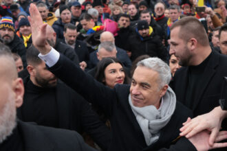 cum a raspuns calin georgescu la intrebarea din ce bani traieste misterul surselor de finantare ale fostului candidat la presedintie 69b7e1977e8cd